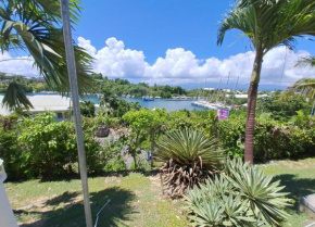 Studio verdoyant à la Marina du Gosier